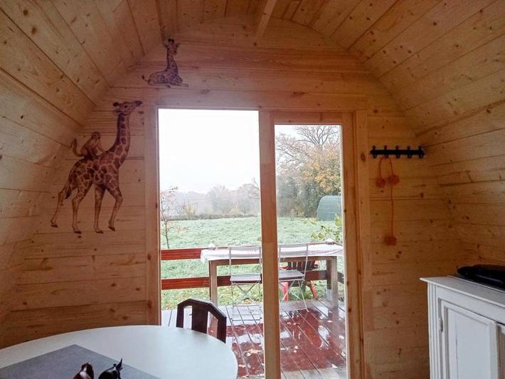 Tente pour 4 personnes, avec jardin et vue ainsi que terrasse et piscine, animaux acceptés dans Indre - 4