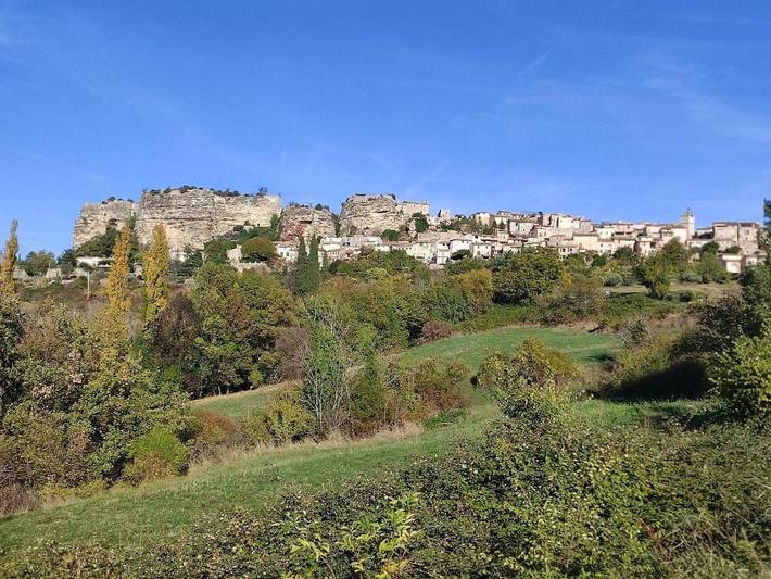 Maison d’hôte pour 4 personnes, avec bassin pour enfant et jacuzzi ainsi que piscine et jardin à Saignon - 2