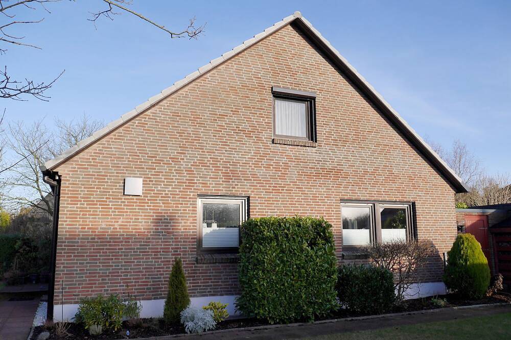 Ganze Wohnung, Fewo im Og des Einfamilienhauses bietet auf ca. 85 m2 Platz für 1-4 Personen in Barkelsby, Rendsburg-Eckernförde