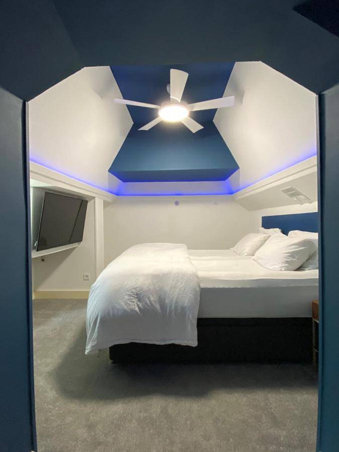 Villa pour 6 personnes, avec jardin ainsi que piscine et jacuzzi