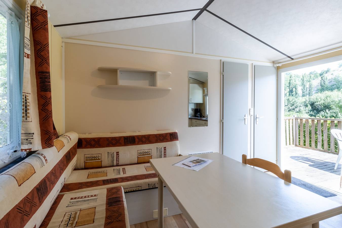 Mobile Home 'Le Chataignier' with Shared Pool, Private Terrace and Private Garden in Saint-Pompont, Périgord Noir