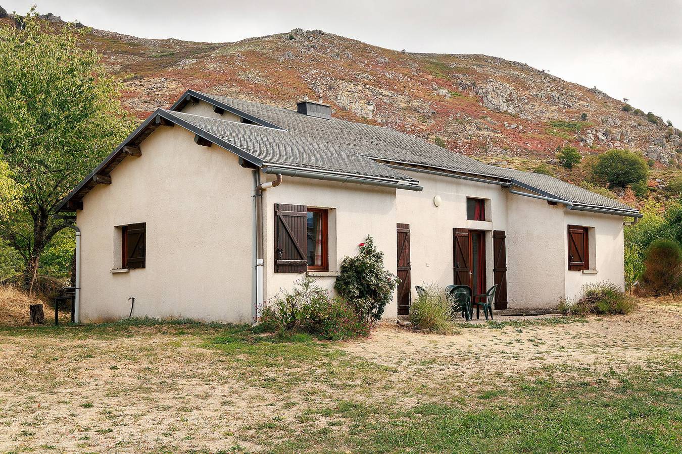 Maison de vacances 'Gîte Le Suquet' avec vue sur la montagne et terrasse privée in Dourbies, Parc national des Cévennes
