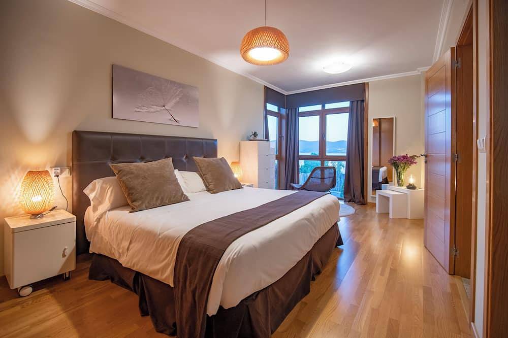 New spectacular chalet in Sanxenxo accommodates 16 people in Sanxenxo, Rías Baixas