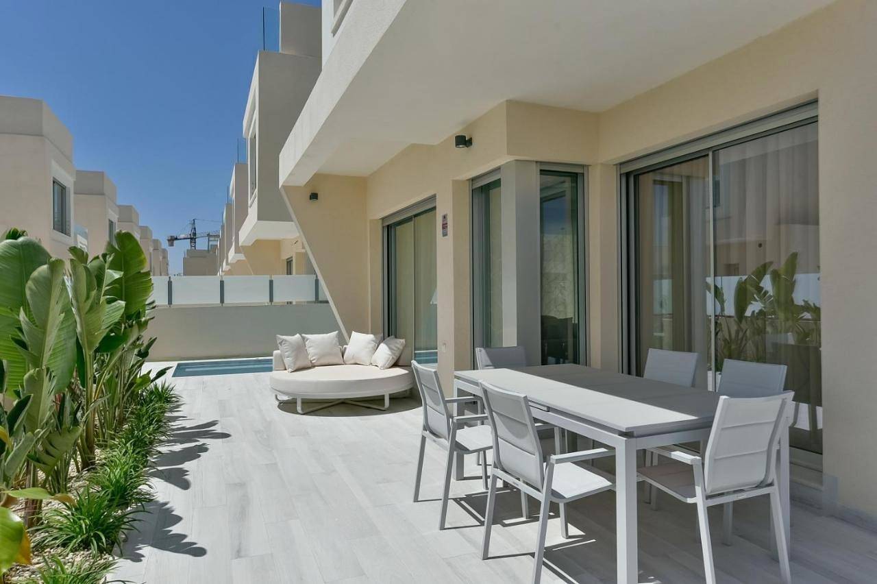Four-Bedroom House in Pueblo Latino, Pilar de la Horadada