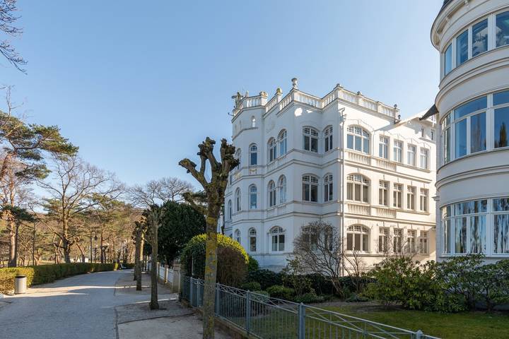 Ganze Ferienwohnung, Residenz Seeterrassen Appartment Nr. 1 - Ferienwohnung, 77 qm, 2 Schlafzimmer, Badezimmer mit Sauna, Balkon, max. 5 Personen in Binz, Rügen