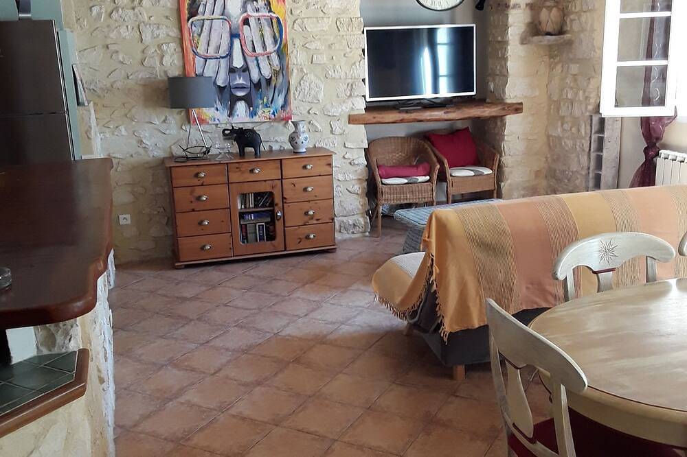 Provençal farmhouse with character of 90m2 in Pernes-Les-Fontaines (near ventoux) in Pernes-les-Fontaines, Vaucluse