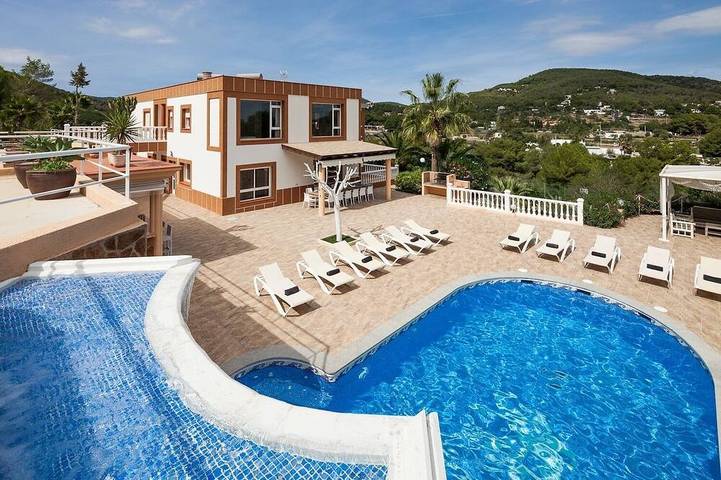 Large Villa near Ibiza Town Sleeps in Es Codolar, Sant Josep de sa Talaia