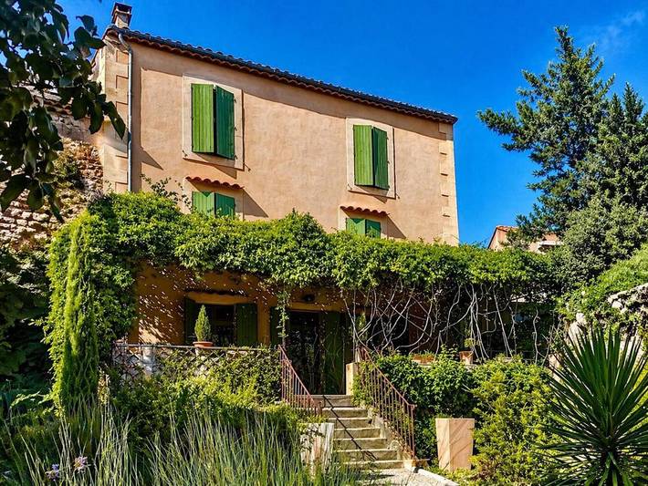 Chambre d’hôte pour 2 personnes, avec terrasse ainsi que jacuzzi et jardin