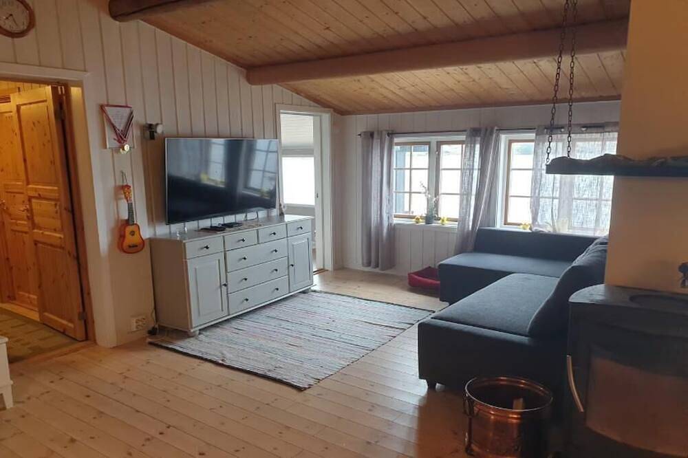 Authentic Norwegian Cabin with Stunning Lake Views - Cottage with Fishing in Orkdal