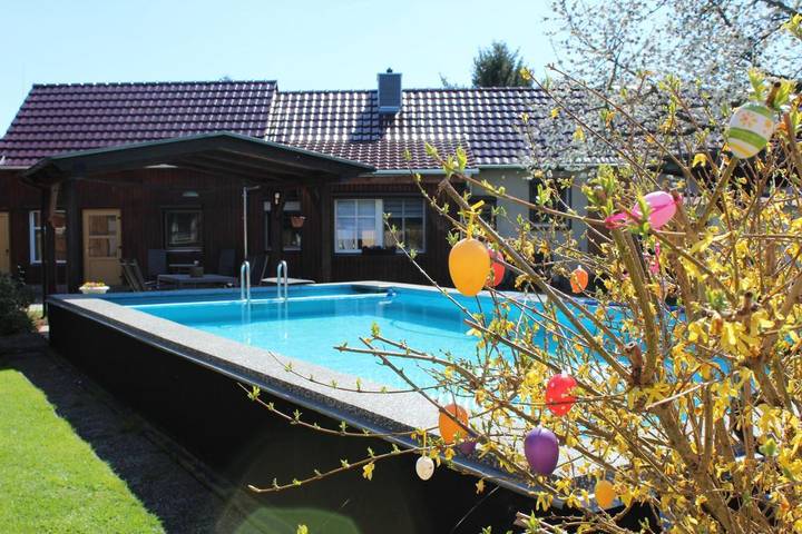 Ferienwohnung für 4 Personen, mit Terrasse und Garten sowie Pool und Ausblick in Neu Zauche - 4