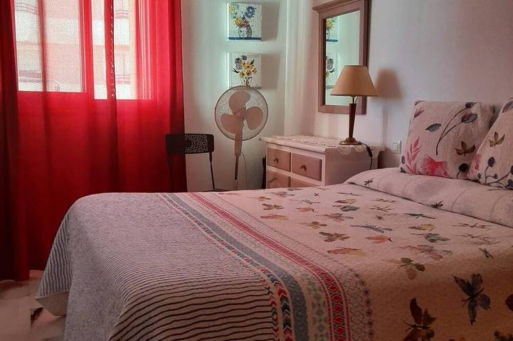 Ganze Wohnung, Apartment Manilva mit Terrasse und Pool in San Luis de Sabinillas, Manilva