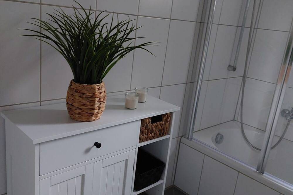 Ganze Wohnung, Ferienwohnung Am Ziegelberg - Appartement/Fewo, Bad, Wc, 1 Schlafraum in Busenberg, Landkreis Südwestpfalz