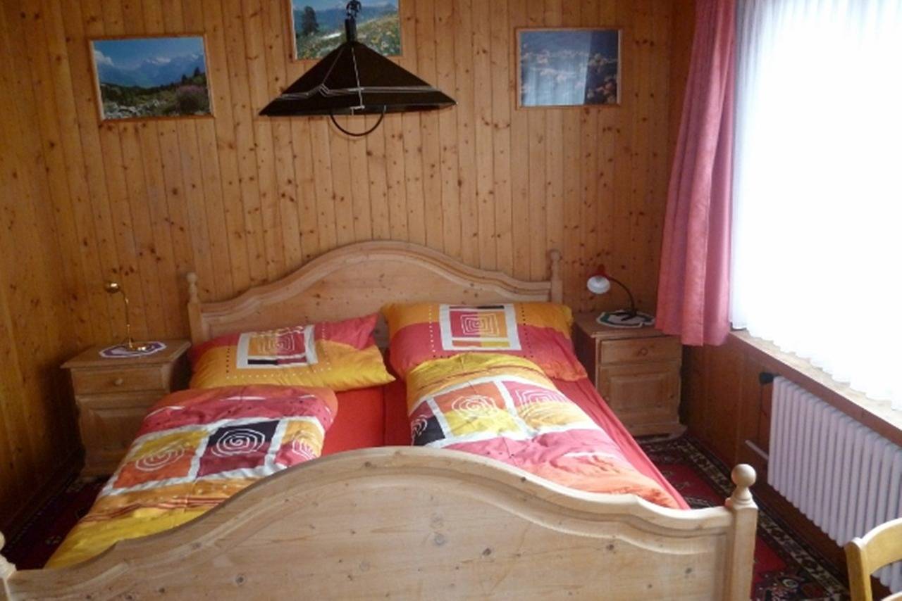 Ganze Ferienwohnung, Privatzimmer Hobi - 2 Bett-Zimmer in Pfäfers, Churer Rheintal