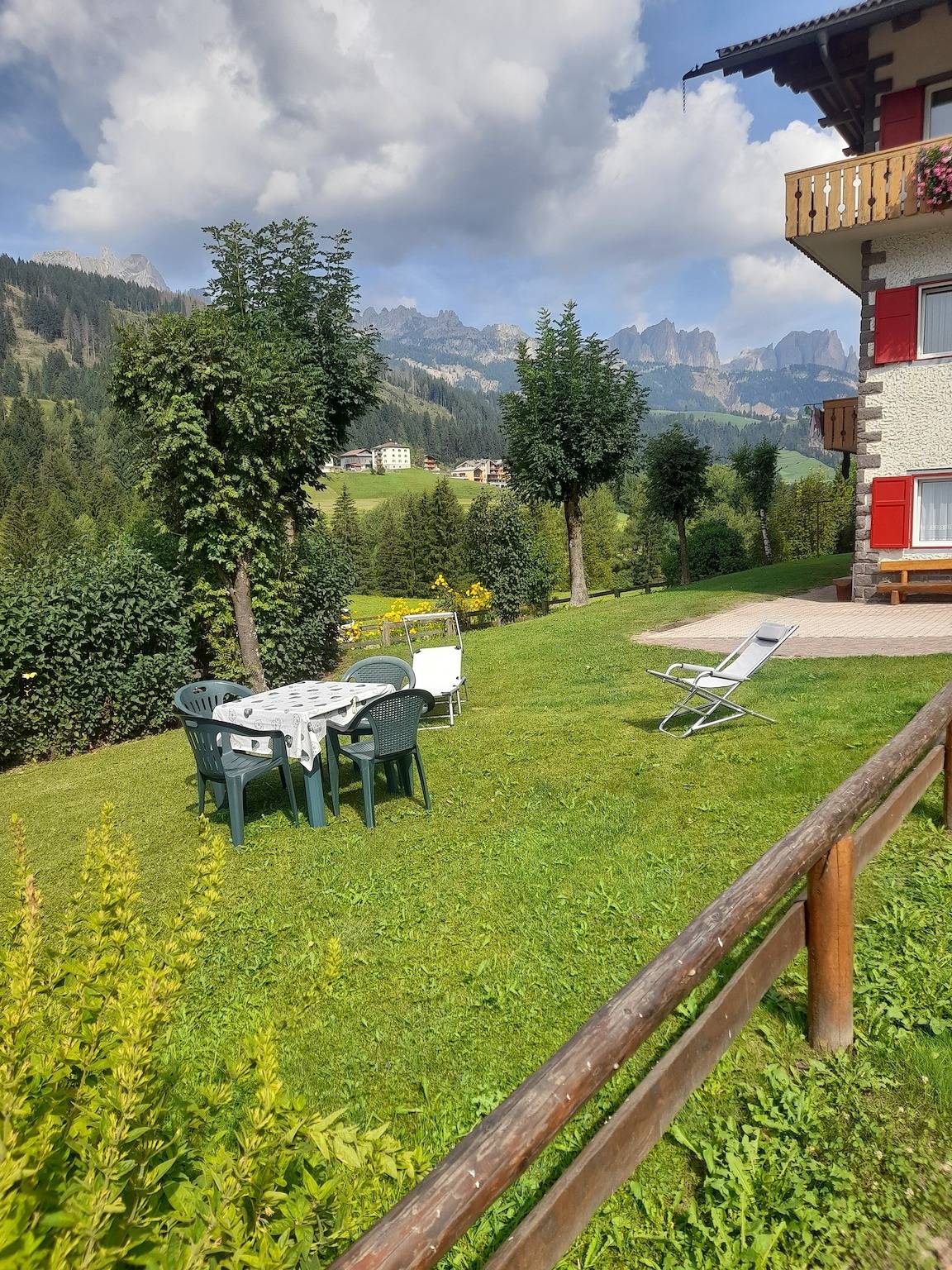 Appartement entier, Appartement confortable "Casa Defrancesco" avec Wi-Fi et jardin in Moena, Dolomiti Superski
