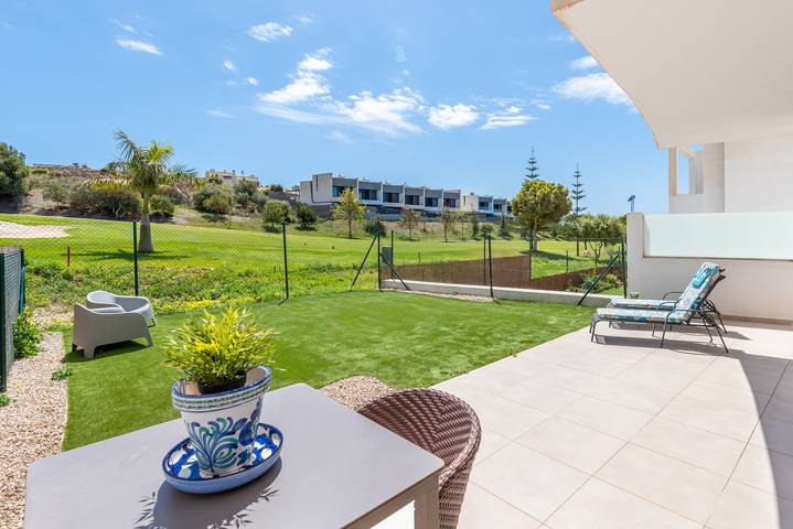 Chalet 'Baviera Golf Townhouse' close to the Sea with Shared Pool & Wi-Fi in Caleta de Vélez, Vélez-Málaga