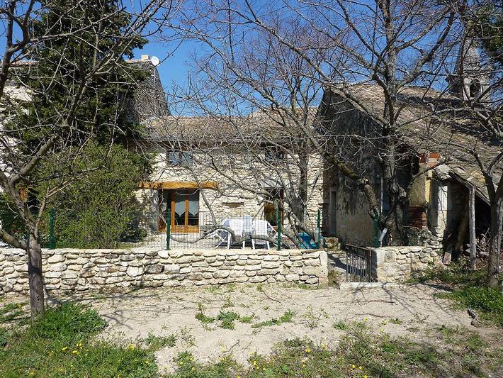 Gîte pour 6 personnes, avec terrasse ainsi que piscine et jardin à Montségur-sur-Lauzon - 4