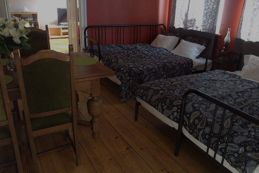 Entire apartment, Refined flat 150m2 in Central Poznan on trendy Jezyce district in Poznan, Greater Poland