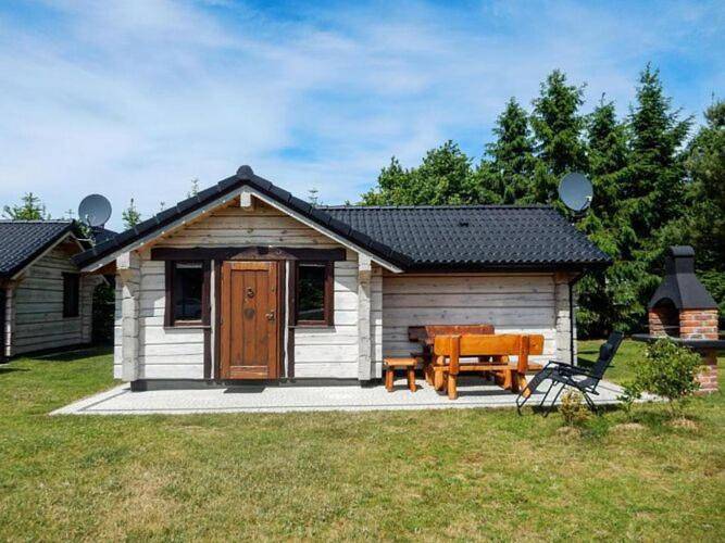 Ferienhaus für 5 Personen, mit Terrasse und Garten sowie Pool