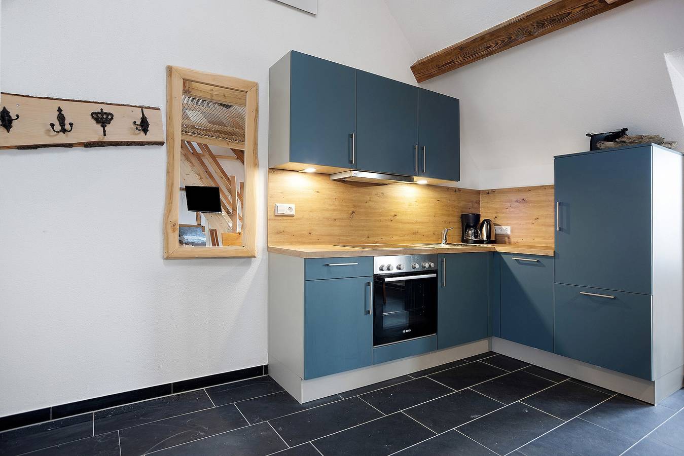 Apartamento entero, Apartamento 'Unidad 1' con vistas a la montaña, terraza y jardín compartidos in Ebersbach-Musbach, Region Bodensee-Oberschwaben