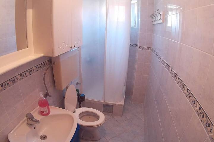 Ferienwohnung für 5 Personen, mit Terrasse in Budva - 4