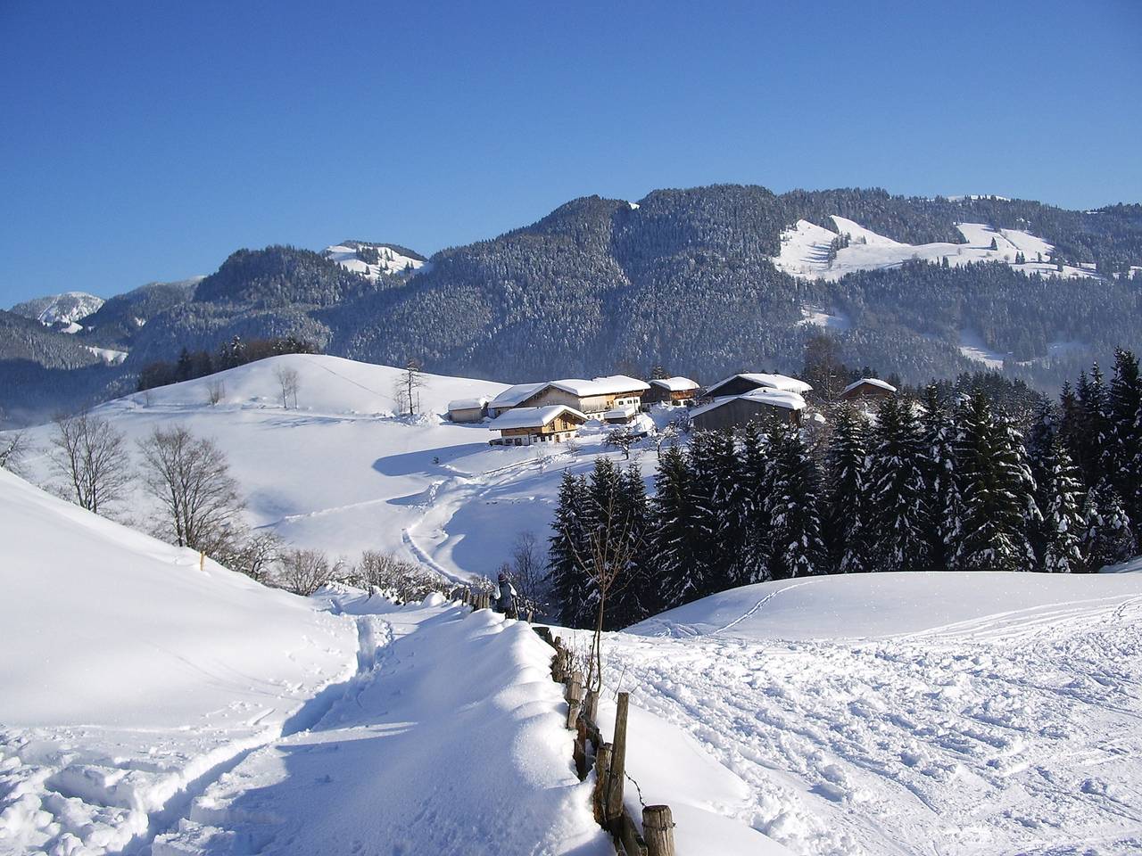 Bergbauernhof Simmerl - Ferienwohnung Spitzstein 65 qm mit zwei Schlafzimmer und Balkon in Aschau im Chiemgau, Bayerische Alpen