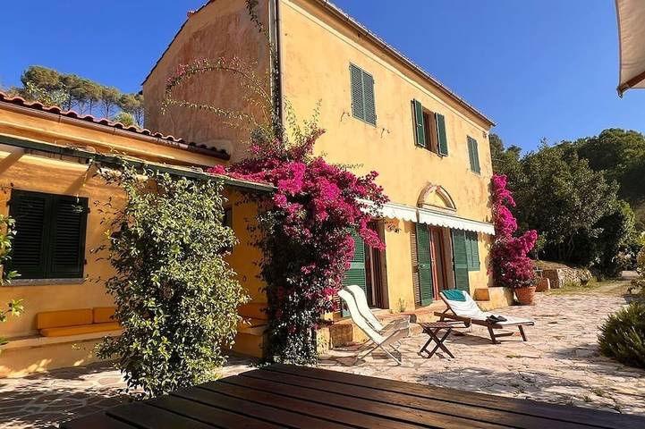 Hütte für 6 Personen, mit Balkon und Garten auf Elba