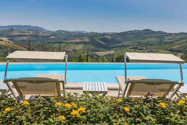Villa für 16 Personen, mit Pool und Garten sowie Terrasse in Marche - 2