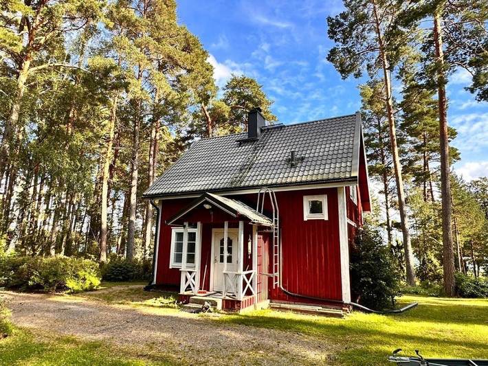 Villa för 6 Personer, med utsikt samt bastu och trädgård i Nådendal