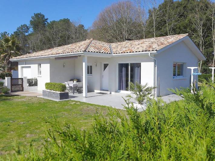 Location de vacances pour 6 personnes, avec terrasse à Tosse