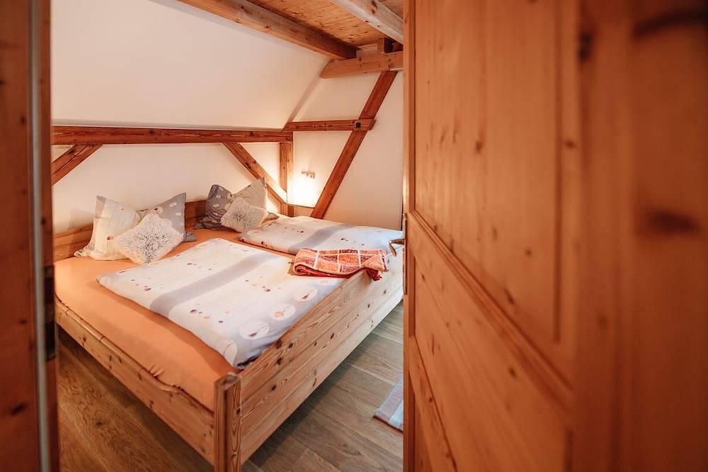 Ganze Wohnung, Ferienwohnung (75qm) für bis zu 6 Pers. mit 2 Schlafzimmern und Sauna in Willanzheim, Fränkisches Weinland