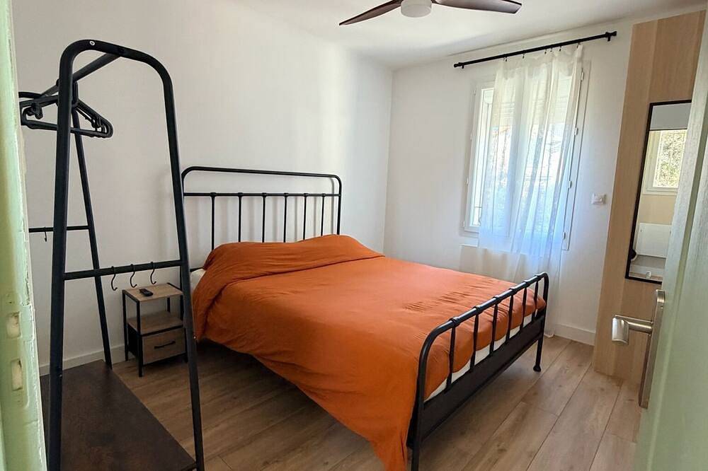Appartement entier, Grand appartement climatisé avec terrasse entre Dentelles Ventoux et Avignon in Vacqueyras, Vaucluse