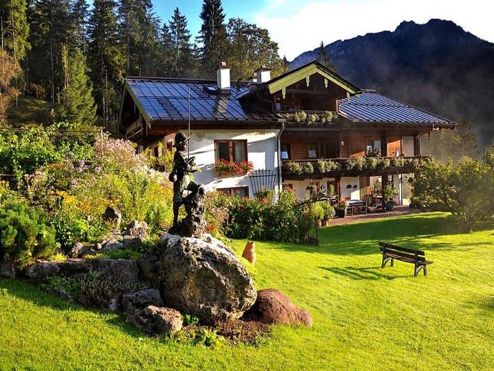 Ganze Ferienwohnung, Gästehaus Sägfeiler - Ferienwohnung Kehlstein für 2 Pers., ca. 36 m², Schlafzimmer, Wohnküche, Balkon in Bischofswiesen, Berchtesgadener Alpen