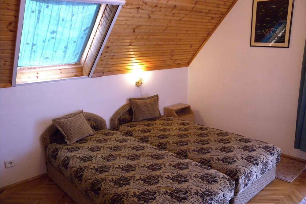 Ferienhaus mit Pool, Klimaanlage, Waschmaschine und Panoramablick in Badacsonytomaj, Balaton