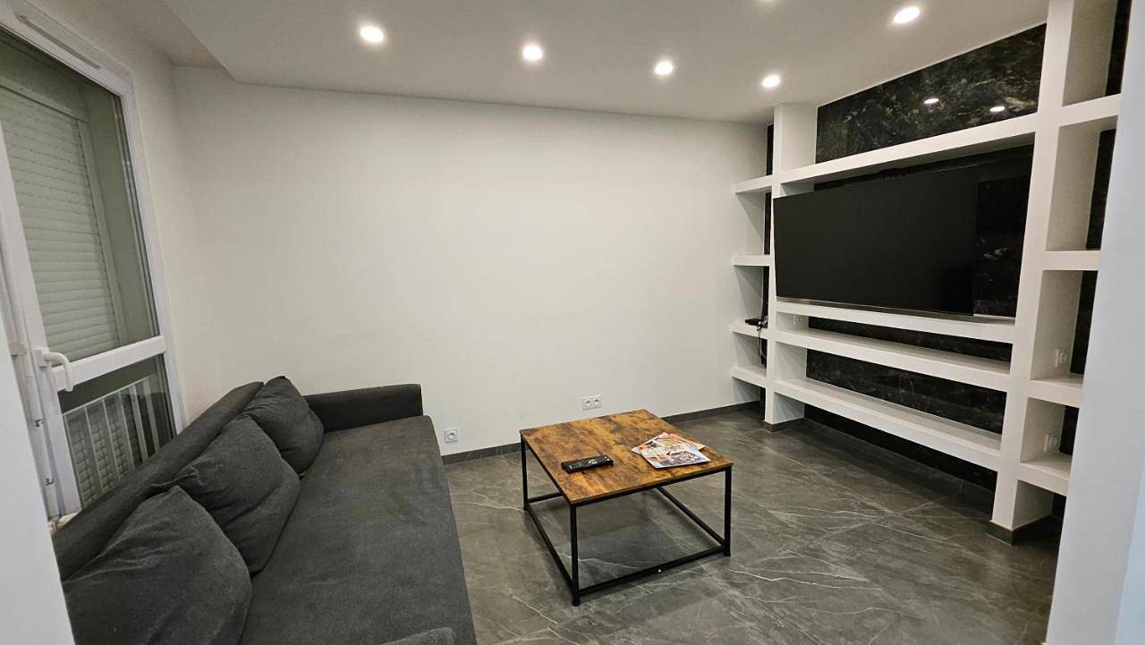 Appartement entier, Two-Bedroom Apartment in Saint-Fons, Lyon et ses environs
