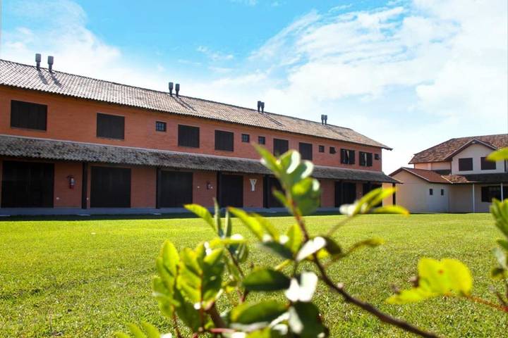 Casas e apartamentos de temporada para 6 pessoas, com jardim e vista e ainda piscina infantil and piscina em Tramandaí