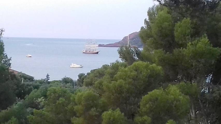 Location de vacances pour 6 personnes, avec vue ainsi que jardin et terrasse, animaux acceptés dans Agay - 2