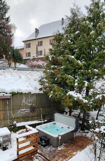 Location de vacances pour 6 personnes, avec jardin et jacuzzi à Aigueblanche