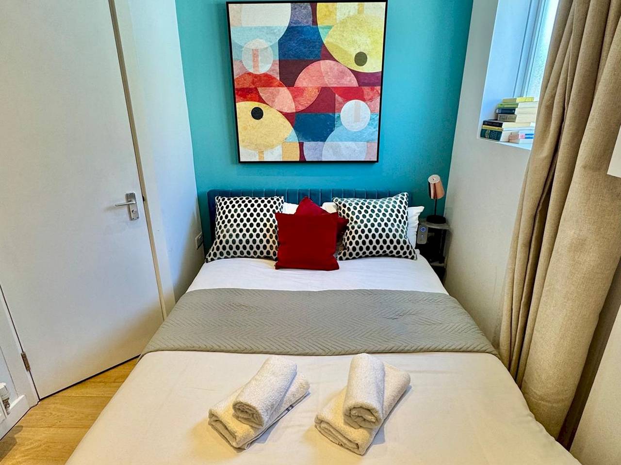 Entire apartment, Trendy Studio Near Tube in Shepherd’s Bush Hotspot - Pass the Keys in Hammersmith and Fulham, London