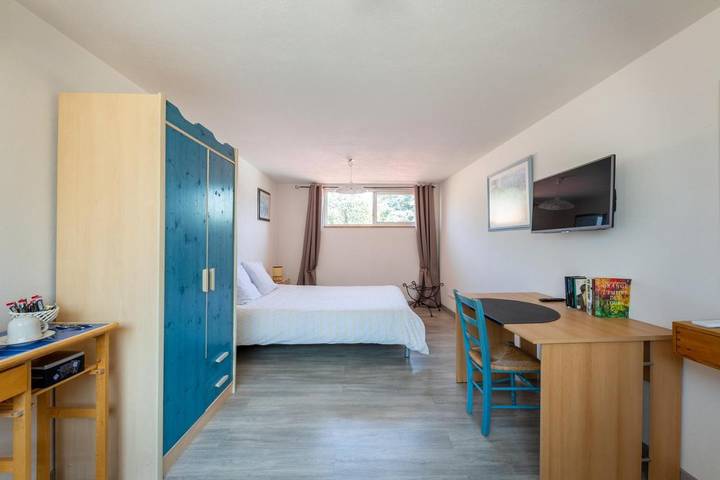 Chambre d’hôte pour 2 personnes, avec Terrasse et Jacuzzi ainsi que Jardin et Piscine
