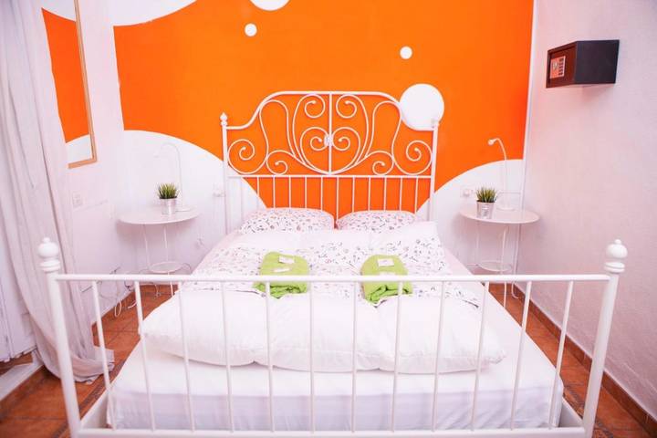 Bed and breakfast for 3 people in Malaga