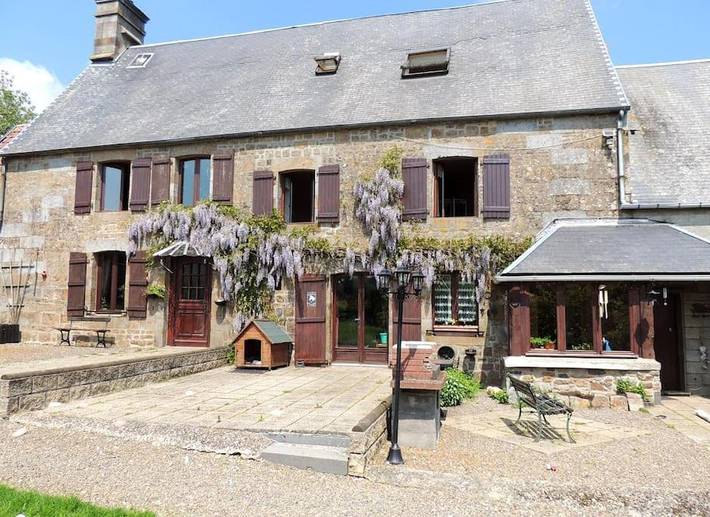 Gîte pour 4 personnes, avec jardin, animaux acceptés à Champ-du-Boult