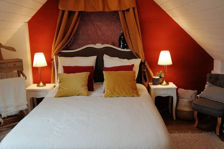 Location de vacances pour 5 personnes, avec jardin à Gommenec'h - 2