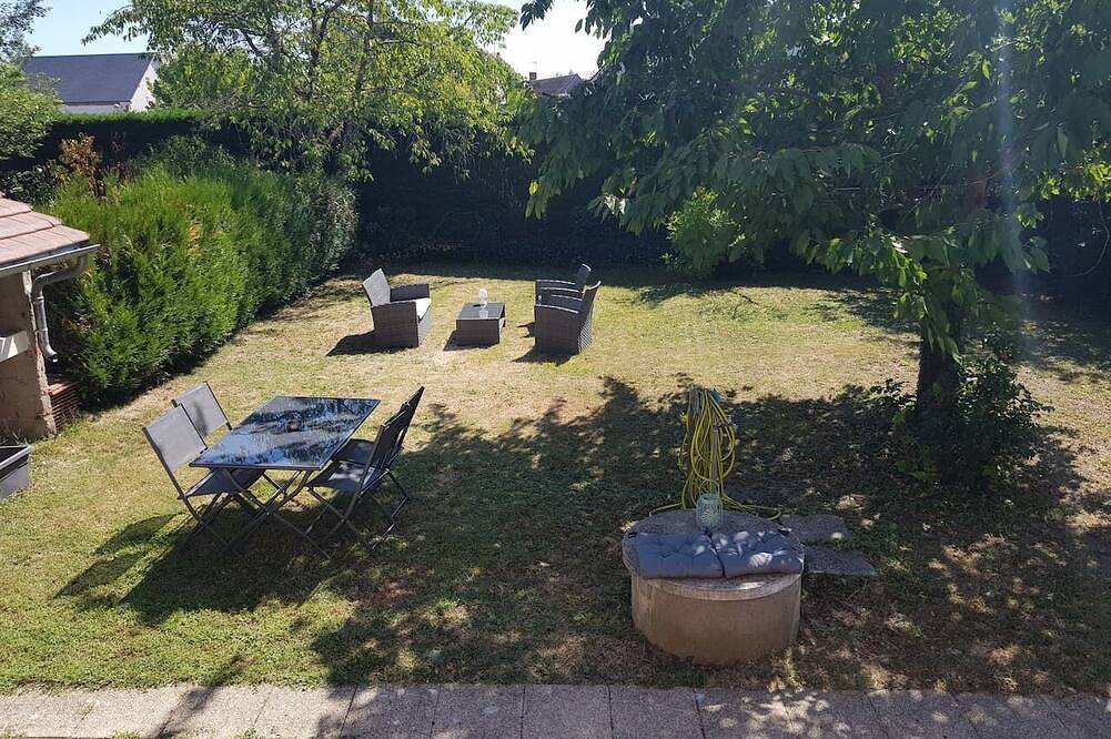 The J.Ferry. Cosy renovated house with enclosed garden in Sully-sur-Loire, Valle del Loira