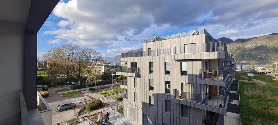 Gîte pour 4 personnes, avec vue et terrasse dans Esplanade du Lac ( Aix-les-Bains) - 4
