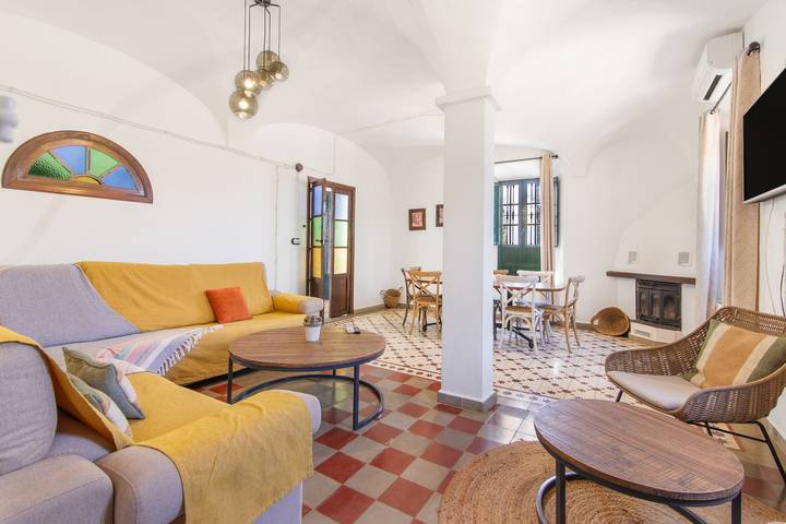 Casa rural 'Las Cabrillas La Nava' con vistas a la montaña, piscina privada y aire acondicionado in La Nava, Sierra de Aracena y Picos de Aroche