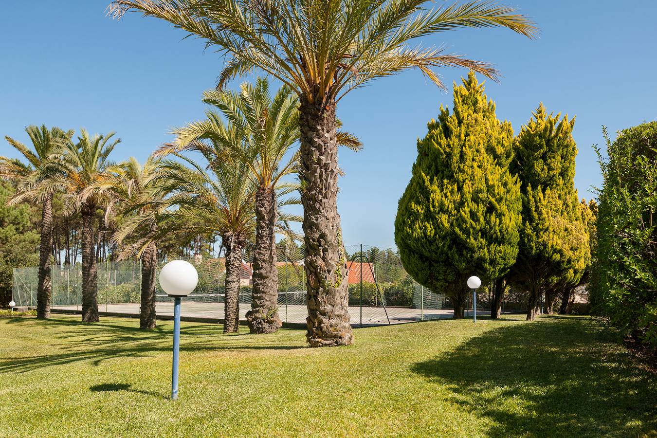 Magnifique Villa mit großem Pool, Tennisplatz und exotische Garten in Aroeira, Corroios