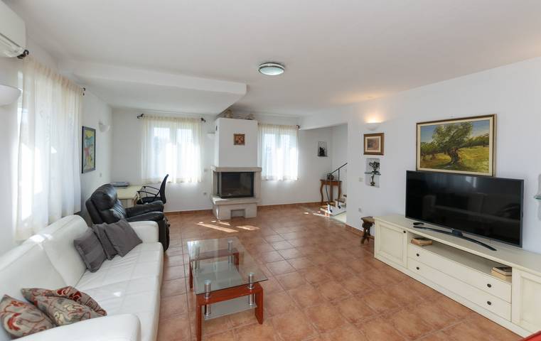 Villa pour 10 personnes, avec sauna ainsi que piscine et jardin, animaux acceptés à Supetar - 3