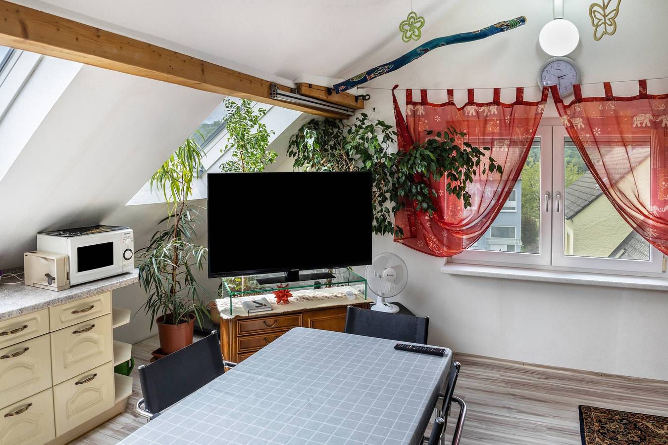 Ganze Wohnung, Ferienwohnung 'A Casa Alfred Kemmern - Neu' mit Gemeinschaftsterrasse, Wi-Fi und Klimaanlage in Kemmern, Landkreis Bamberg