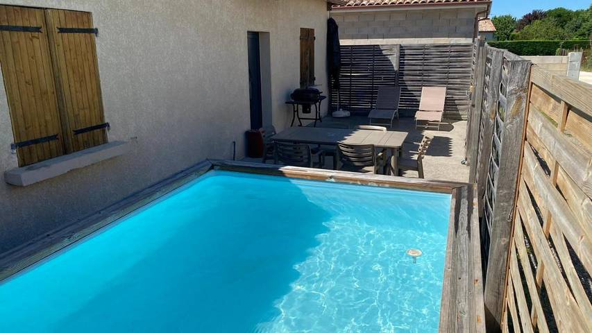 Appartement de vacances pour 4 personnes, avec piscine ainsi que bassin pour enfant et terrasse