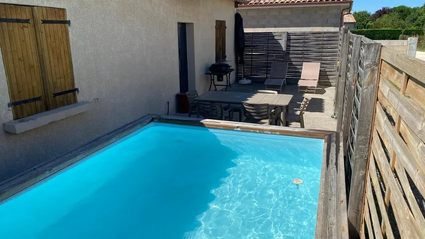 Apartamento de vacaciones para 4 personas, con piscina para niños además de piscina y terraza - 1
